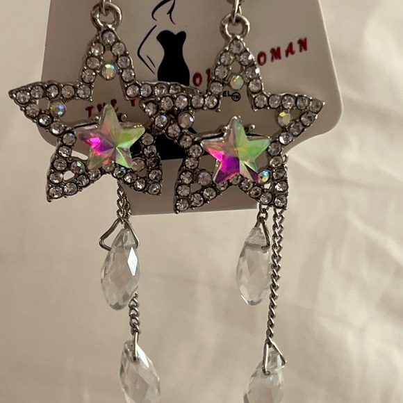 GORGEOUS IRIDESCENT CRYSTAL EMBELLISHED STAR FRONT/BACK EARRINGS - Picture 7 of 11